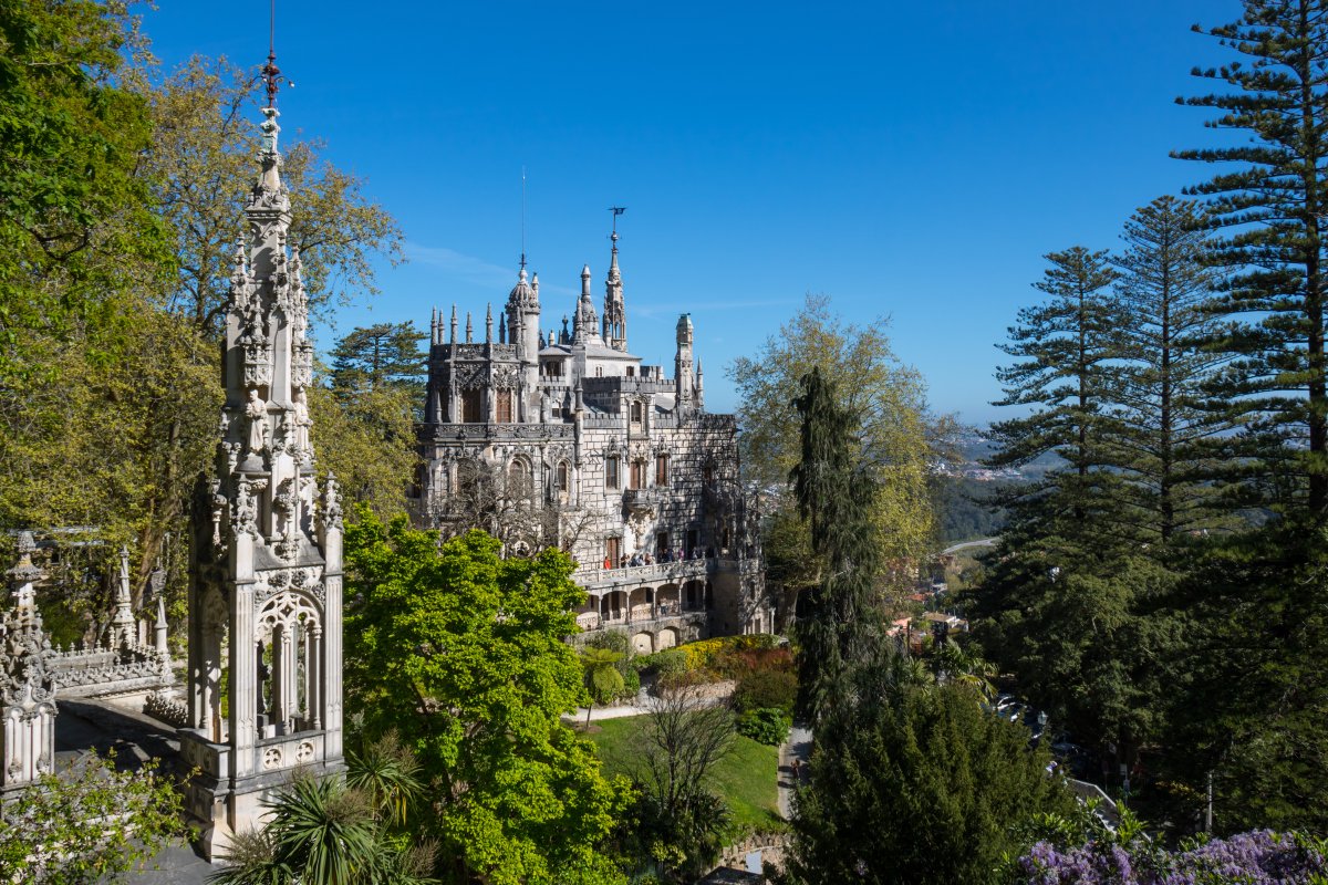 Finally, a special mention to my favourite place in the whole of Portugal: Sintra. There is something so magical about it, and I now like to say that, in a way, there's something about it that feels similar to Scotland. No wonder I loved it more than any other place.