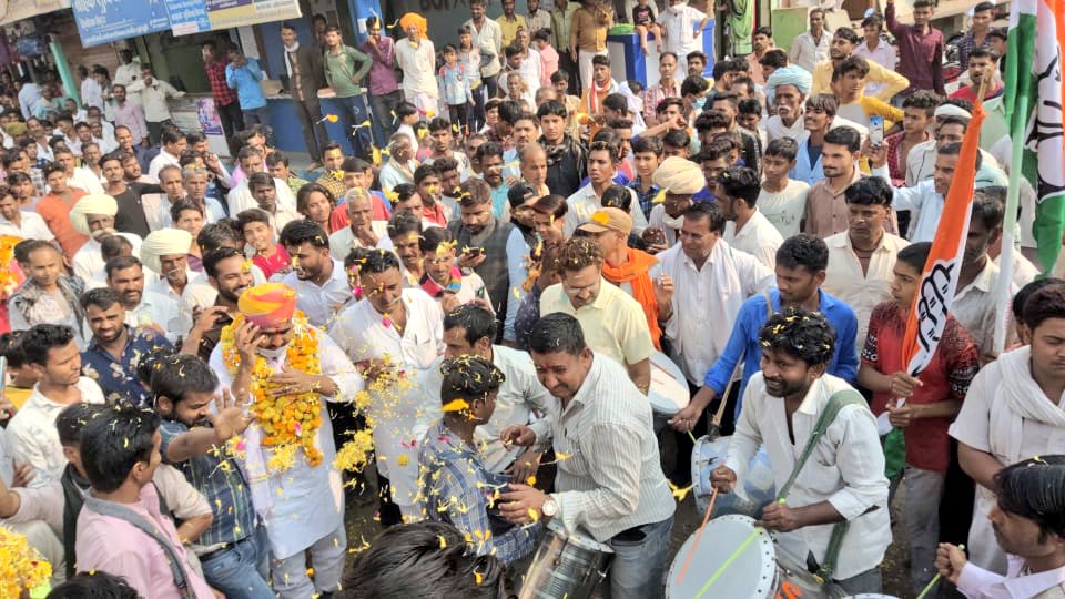 VipinWankhede_'s tweet photo. आज बड़ौद में आभार यात्रा ।। https://t.co/VlHWMJvIZk
