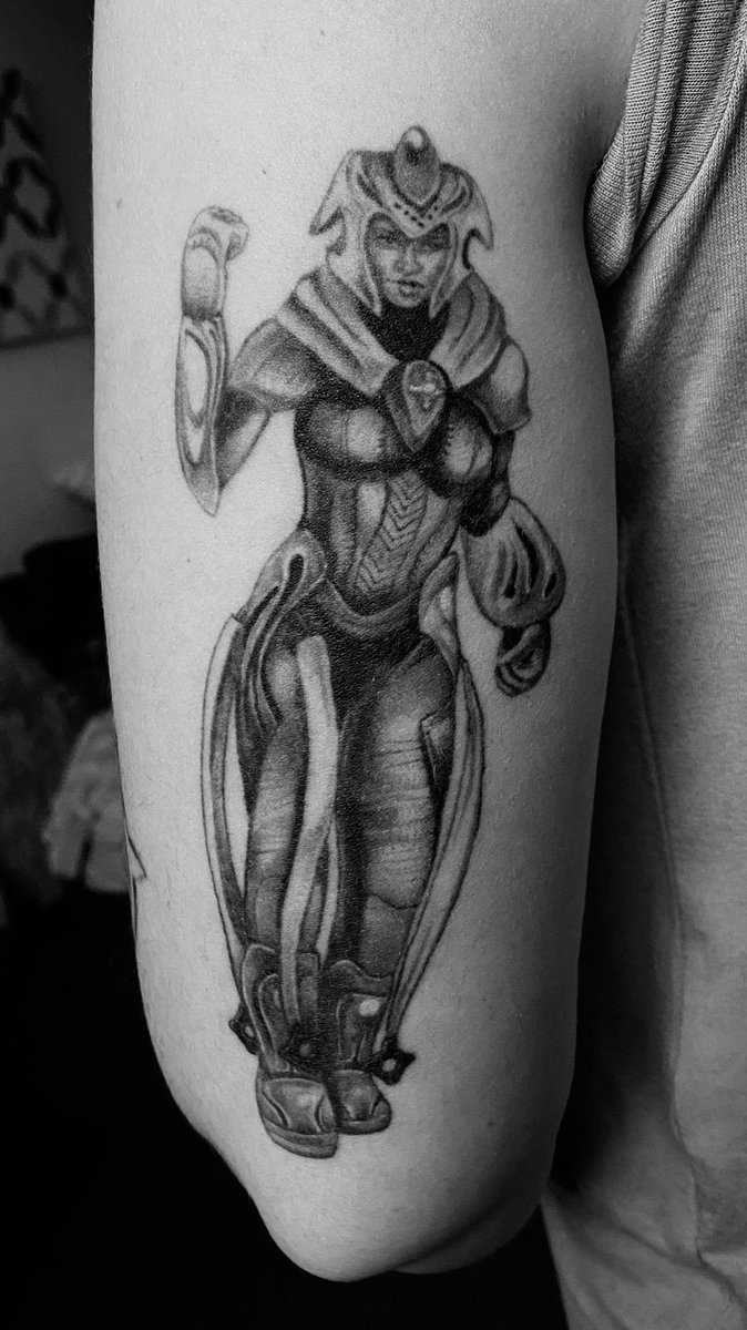 llamasaurs's tweet photo. I got to be part of this awesome campaign back in February where I got a tattoo celebrating Gears of War! Honestly one of my favourite tattoos and I’ve been dying to share it 💖
Thanks so much @GearsofWar #BoundByInk https://t.co/GvaUwX77Tg