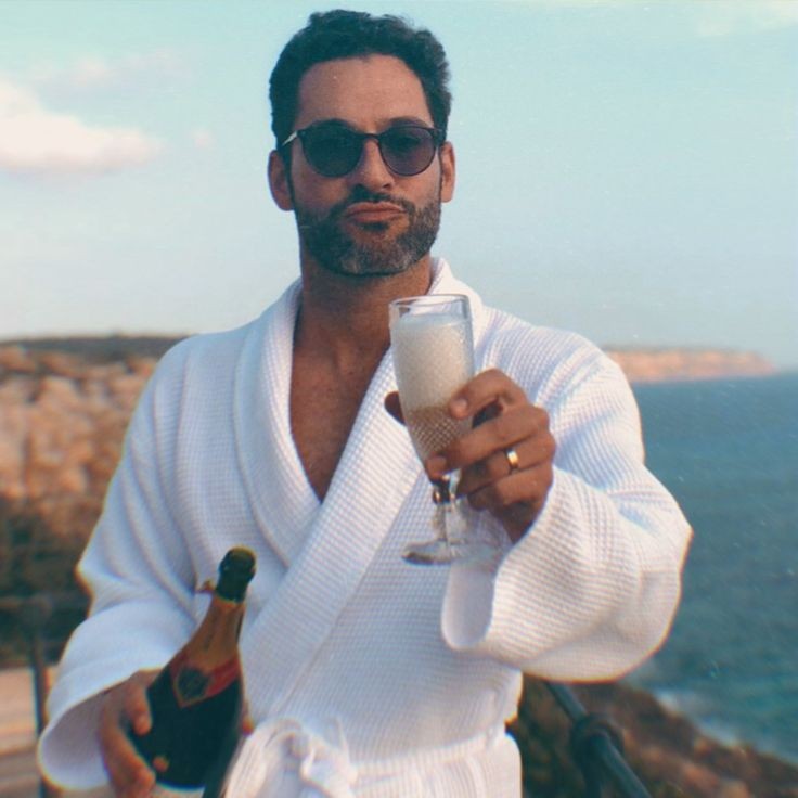 youpiter053's tweet photo. HAPPY BIRTHDAY DEVIL 😈
#TomEllis https://t.co/AqbeudroDj