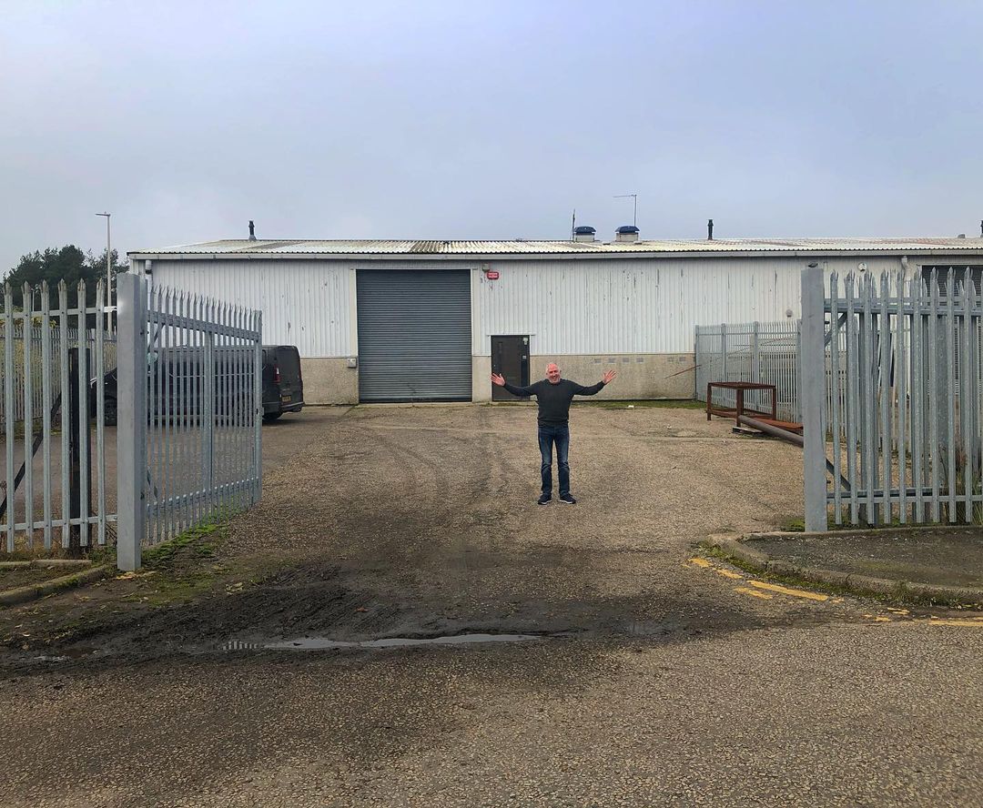DobiesHeating's tweet photo. *BIG ANNOUNCEMENT*
This December we are opening a new branch in Aberdeen. We’ve got a great big space ready to be filled &amp; are excited to open soon! https://t.co/pK1vaQBNEi