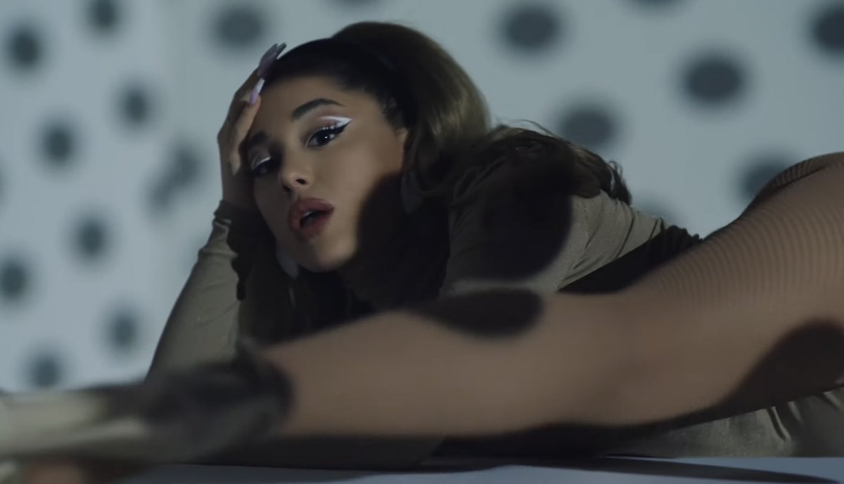 NOWAYLUCY's tweet photo. @ArianaGrande mam i tried and got a cramp in my cheek thank u tho https://t.co/eBYXsKrve6