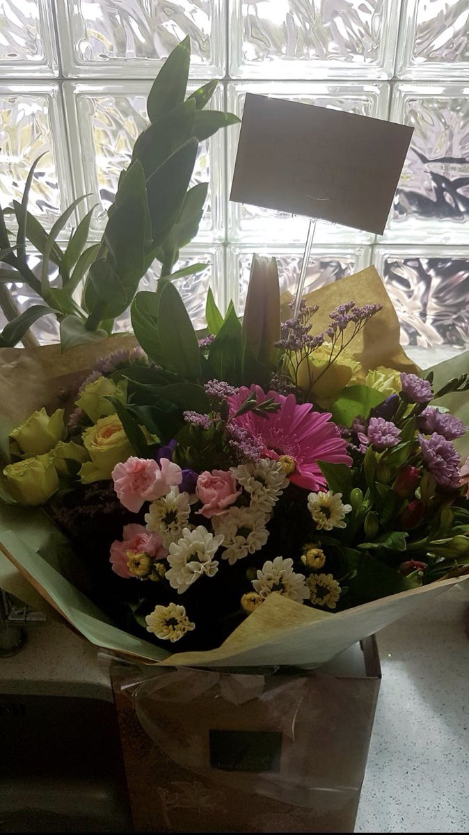 Whirlwind of a day! 🌪❤️

Today I:

• Had a client not show up for a #Interview. 

• Received beautiful flowers from a #University student I’ve had the pleasure of #Mentoring! 

• Had a bird defecate on my shoulder. 

I mean, I guess there’s balance? 🤷🏻‍♀️

#Positivity #Yorkshire