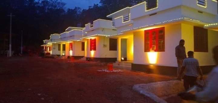 DurgaMenon's tweet photo. Houses constructed n given by 
Seva Bharti (RSS wing)
 -free of cost- to 17 families who had lost their homes to a landslide last year in Kerala..they have named the project as "Punarjani"😍

Manava Seva Madhava Seva🙏

@RatanSharda55 @prafullaketkar @KapilMishra_IND @ssingapuri https://t.co/6kSqmoFIaN