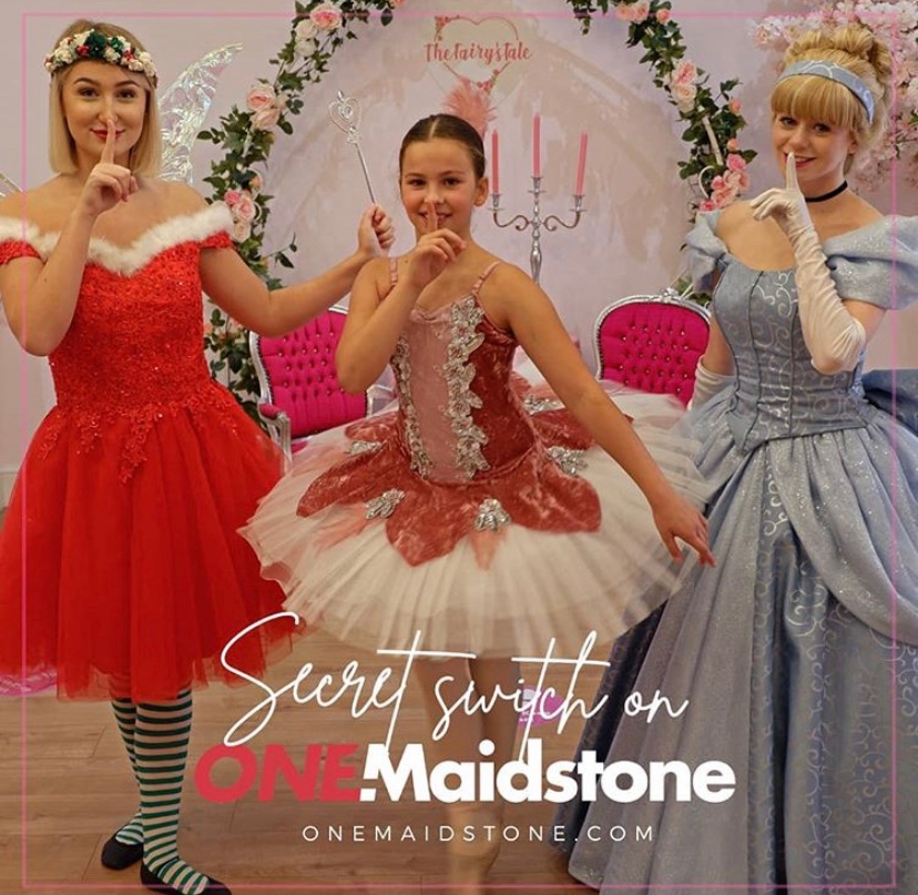 MKCHannahGibbs's tweet photo. ❤️📍One Maidstone📍❤️

Make sure you check out this months @onemaidstone magazine!

See if you can find our @Pavilion_Events 
feature inside as well as @MidKentCollege PA students 🎤🎄

#onemaidstone #maidstone #officespace #officespacemaidstone #christmas #community https://t.co/ftBqrOXgxx