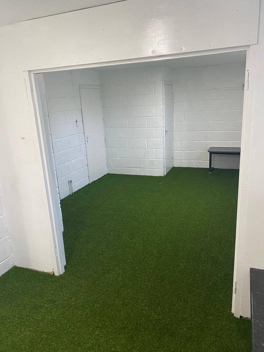 ashfordtownmx's tweet photo. Phase 1 of @luketuffs refurbishment of our dressing rooms. Many thanks to @BeaconLawns the flooring is looking amazing. Phase 2 coming soon 😃🍊
#atmx #ItsNotOrange https://t.co/BH6k8M8mo4