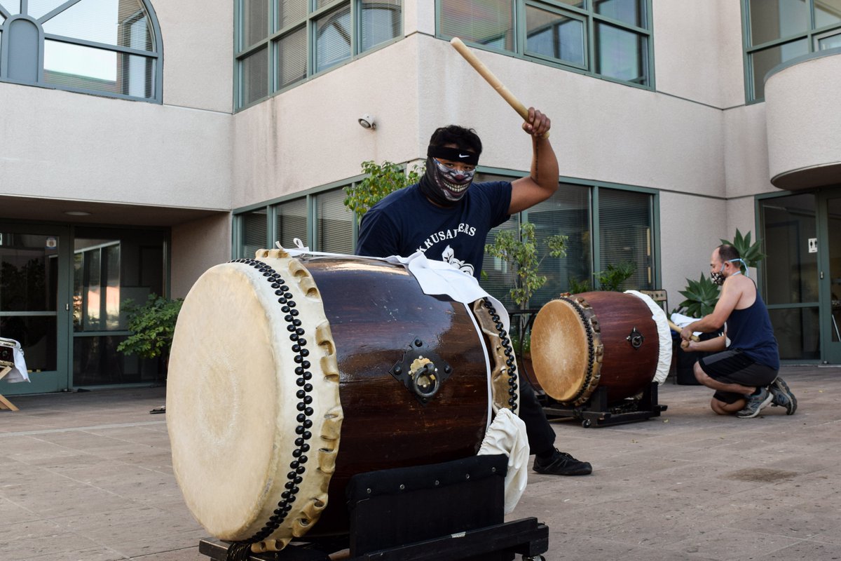 This past Sunday, we had our 2nd monthly outdoor practice. With social distancing, masks, temperature monitoring, an open-air space thanks to Shumei Pasadena, and COVID drumhead covers, we’re providing a safe taiko experience for our members!
#taiko #miyake #makototaiko #太鼓