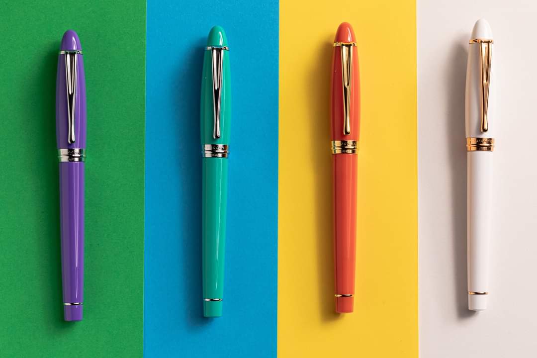 EEpicureOficial's tweet photo. En https://t.co/uqgntb3X9N tenemos una Aurora para cada momento. Elige la tuya en nuestra web y recuerda que en nuestro Black Friday te haremos un 25% en todos los modelos
#AuroraPen #auroraipsilon #Pen #BlackFriday #Estilográficas #Escritura #Otoño #Novedades #Regalos #Noviembre https://t.co/coCkdoDZ5Y