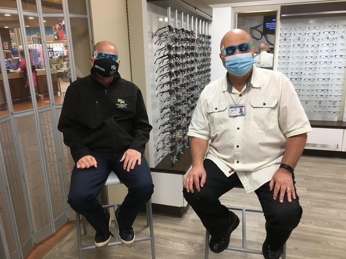 BGCHamHal's tweet photo. 😎Here is our Executive Director, Glenn, paying a visit to the Fortinos on Mall Rd. to meet with their Managing Optician, Ray, where he picked up hundreds of donated Joe Fresh sunglasses for our kids on Friday! 💚

Thank you to @PC_Charity and @JoeFresh for your generosity😍 https://t.co/1Hh5BfAEXZ