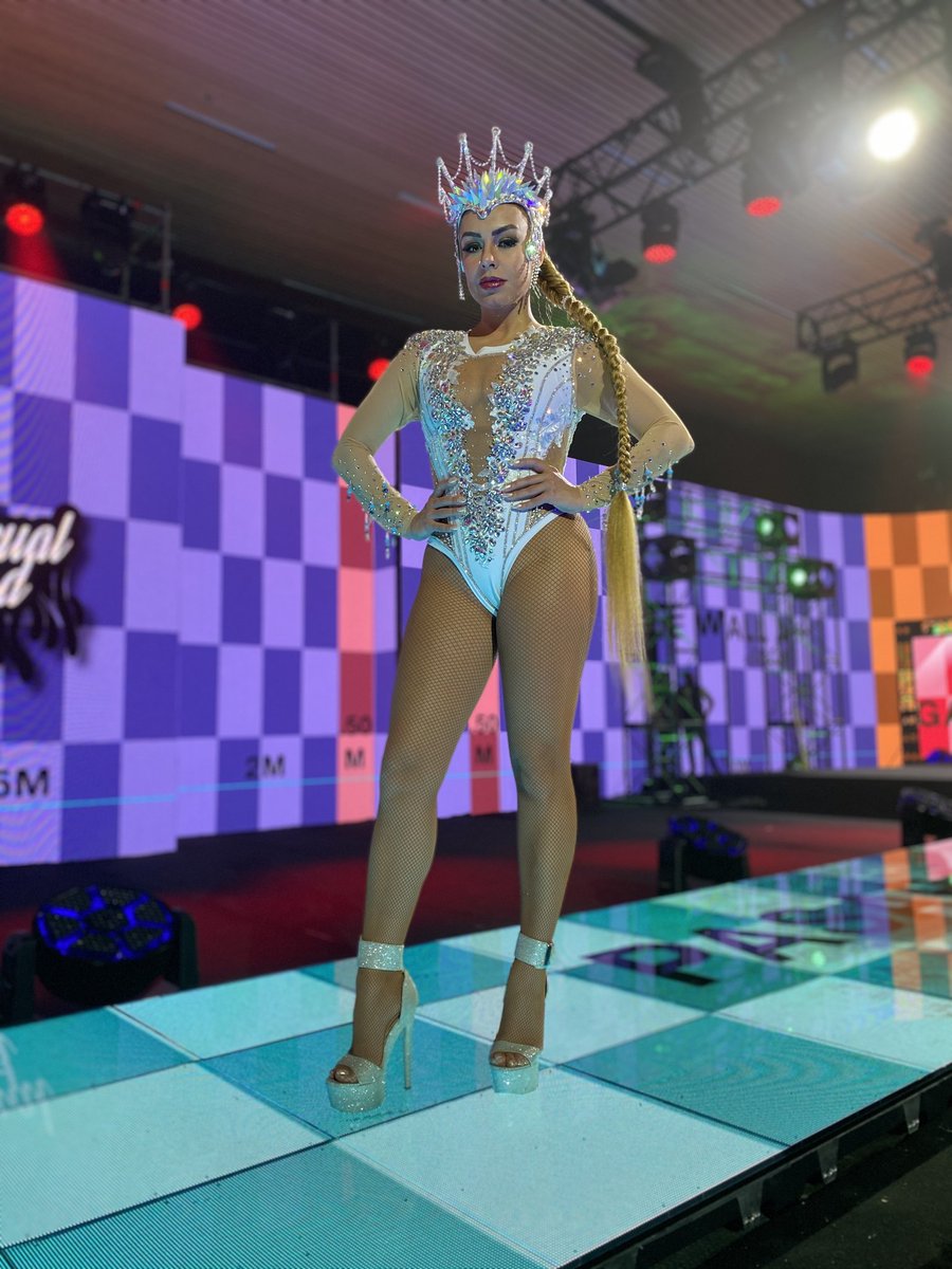 maiamusical's tweet photo. Siempre he creído que cantar el día del onomástico es señal de buen augurio. 

Gracias a @MISSUCOLORG @CanalRCN y toda la producción por un lindo show. #Valiente

Gracias Julio Castillo por un vestuario de infarto.

#Maía #Maia #reinadocolombia #missuniversecolombia #Colombia https://t.co/GfZASSD7RP