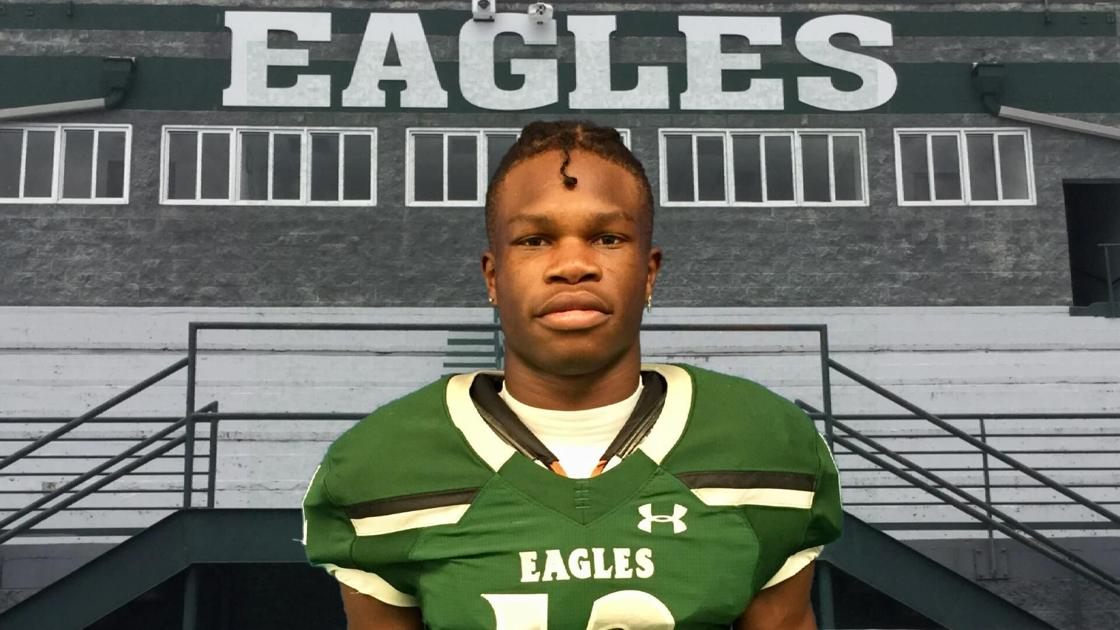 GDPsports's tweet photo. OFFENSIVE PLAYER OF THE WEEK: Collins Hill's Travis Hunter #GwinnettFB https://t.co/51z3cWNasX https://t.co/R3cVUfmbj4