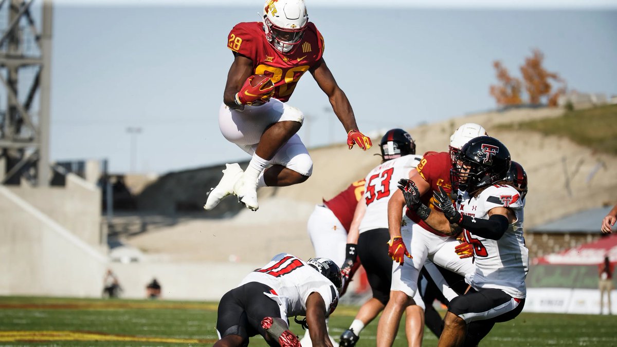 KingJaylin5's tweet photo. Blessed to receive an offer from Iowa State University! #GoCylones @DKMcDonald1 @DerekHoodjer @T_Mouser @CycloneFB https://t.co/bKx54tEGjH