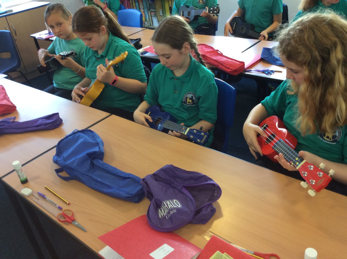 staindropceprim's tweet photo. This term Class 4 &amp; 6 have been having a wonderful time learning to play the ukulele. We have been practising some traditional Christmas songs, ready for the festive season!🎸🎄 https://t.co/YPNSP08Tpl