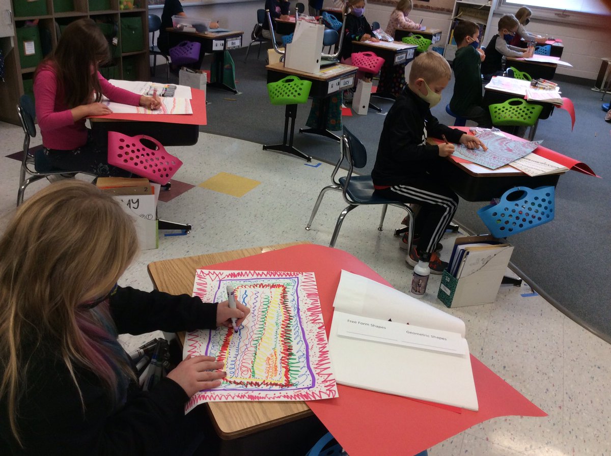 #finemotorskills These first graders are rockin’ it!!! Way to go @MissMelineKMES artists!! <a href="/KMElem/">KM Elementary School</a> #KoMetStrong #DevelopExcellence