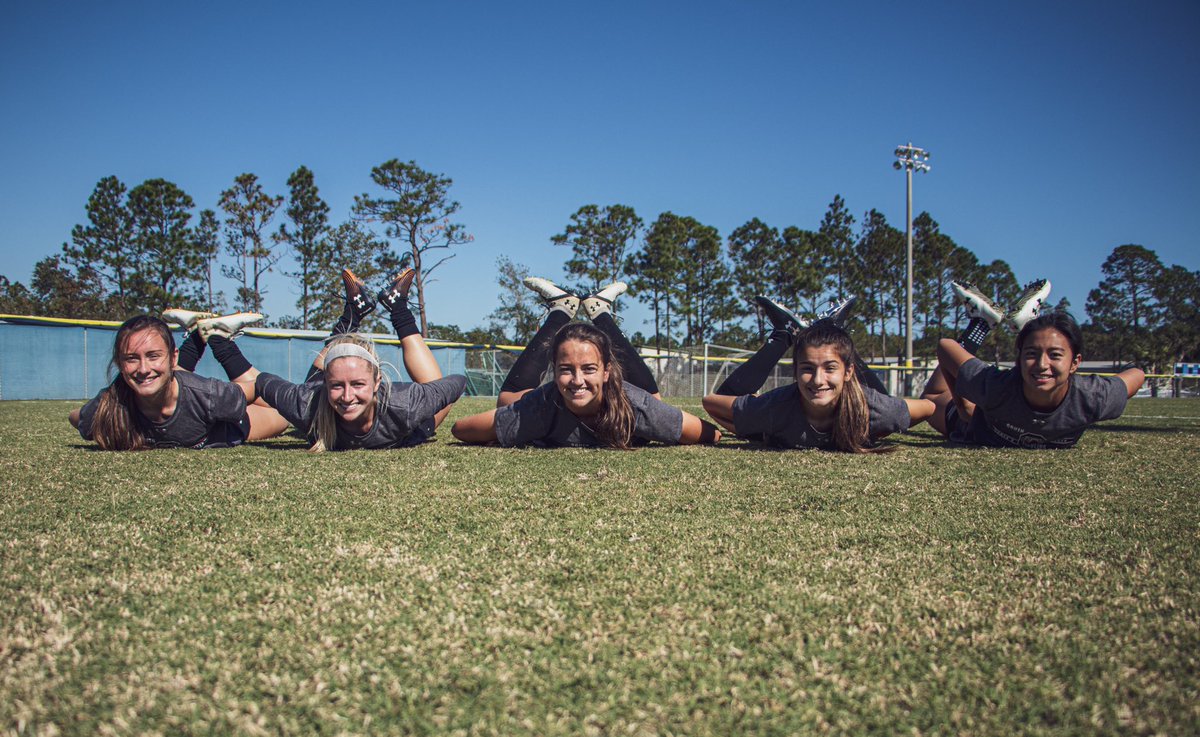 GamecockWSoccer's tweet photo. Team Manatee FTW today in ⚽️🎾 😂😂😂

#Gamecocks | #SECsoc https://t.co/p3yms53GdQ