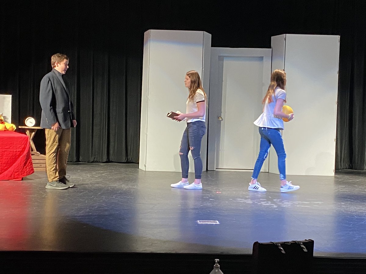 DMPfannstiel's tweet photo. Thank you, @HumbleISD_WLMS @WLMSPerforming Theater 2 students, for inviting me to judge your One Act plays! Day 1 of the all-student-produced-directed-acted action was awesome, and I’m looking forward to tomorrow’s play! Great talent &amp; preparation on display! #WLMSImpact https://t.co/dwJvEXa06Z