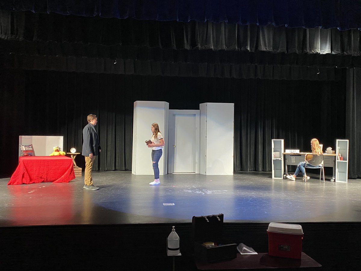 DMPfannstiel's tweet photo. Thank you, @HumbleISD_WLMS @WLMSPerforming Theater 2 students, for inviting me to judge your One Act plays! Day 1 of the all-student-produced-directed-acted action was awesome, and I’m looking forward to tomorrow’s play! Great talent &amp; preparation on display! #WLMSImpact https://t.co/dwJvEXa06Z