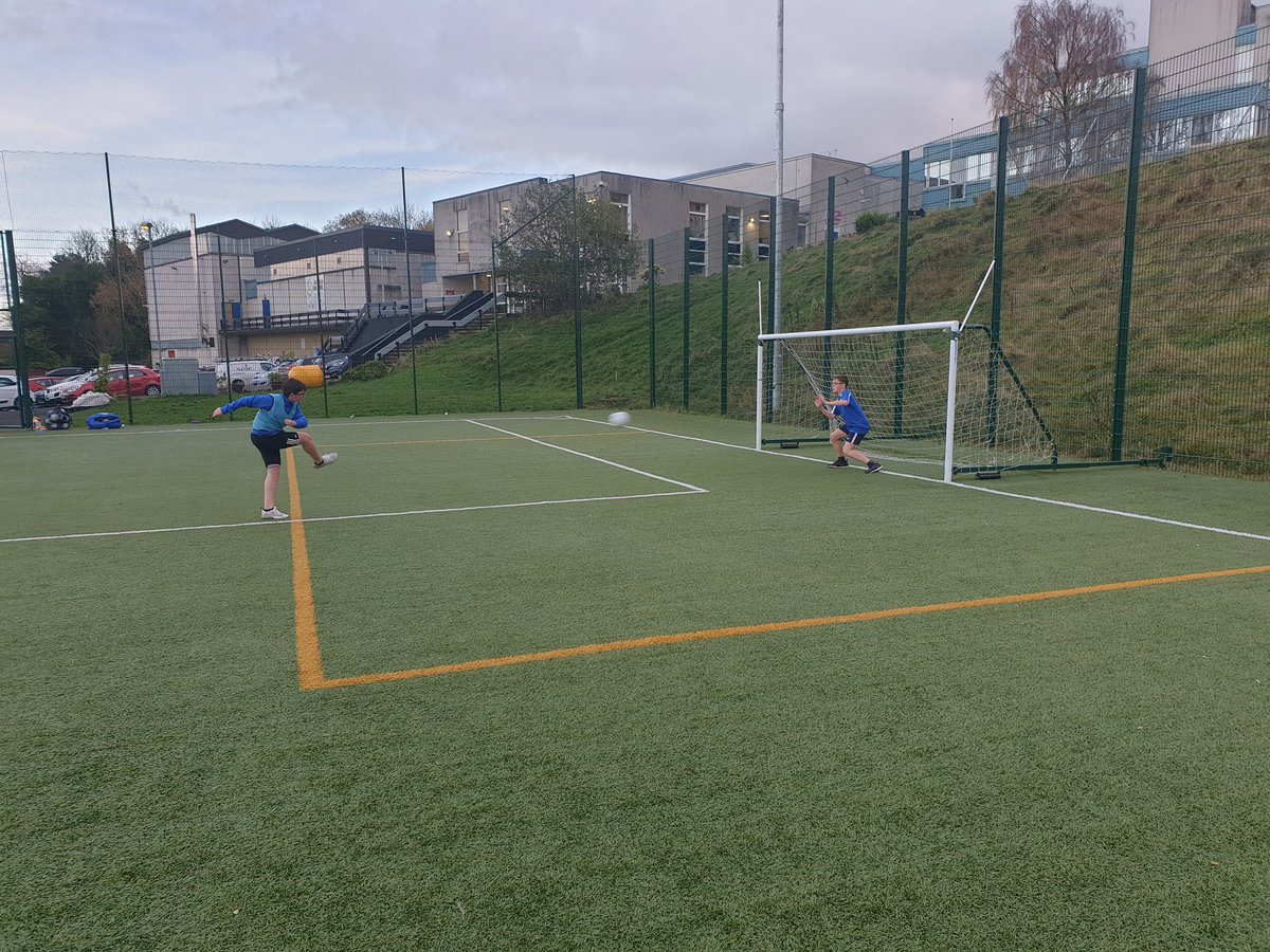 PEMrJohnston's tweet photo. Try new something, 1st years giving Gaelic Football a go #Opportunity #NewActivities https://t.co/eG5gh3Ikm4
