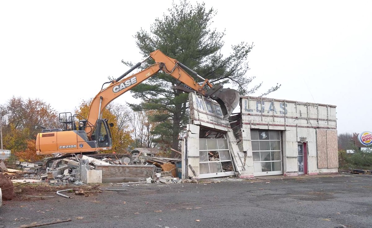 CatalystEx_'s tweet photo. Another Catalyst project underway!

Demolition of the abandoned house and outdated service station are the first step in transforming 24,000-square-feet of impervious surface into the Flemington Living Landmark.

Enjoy the video: https://t.co/A69Tcr1ggE https://t.co/SCRqIfKL2t
