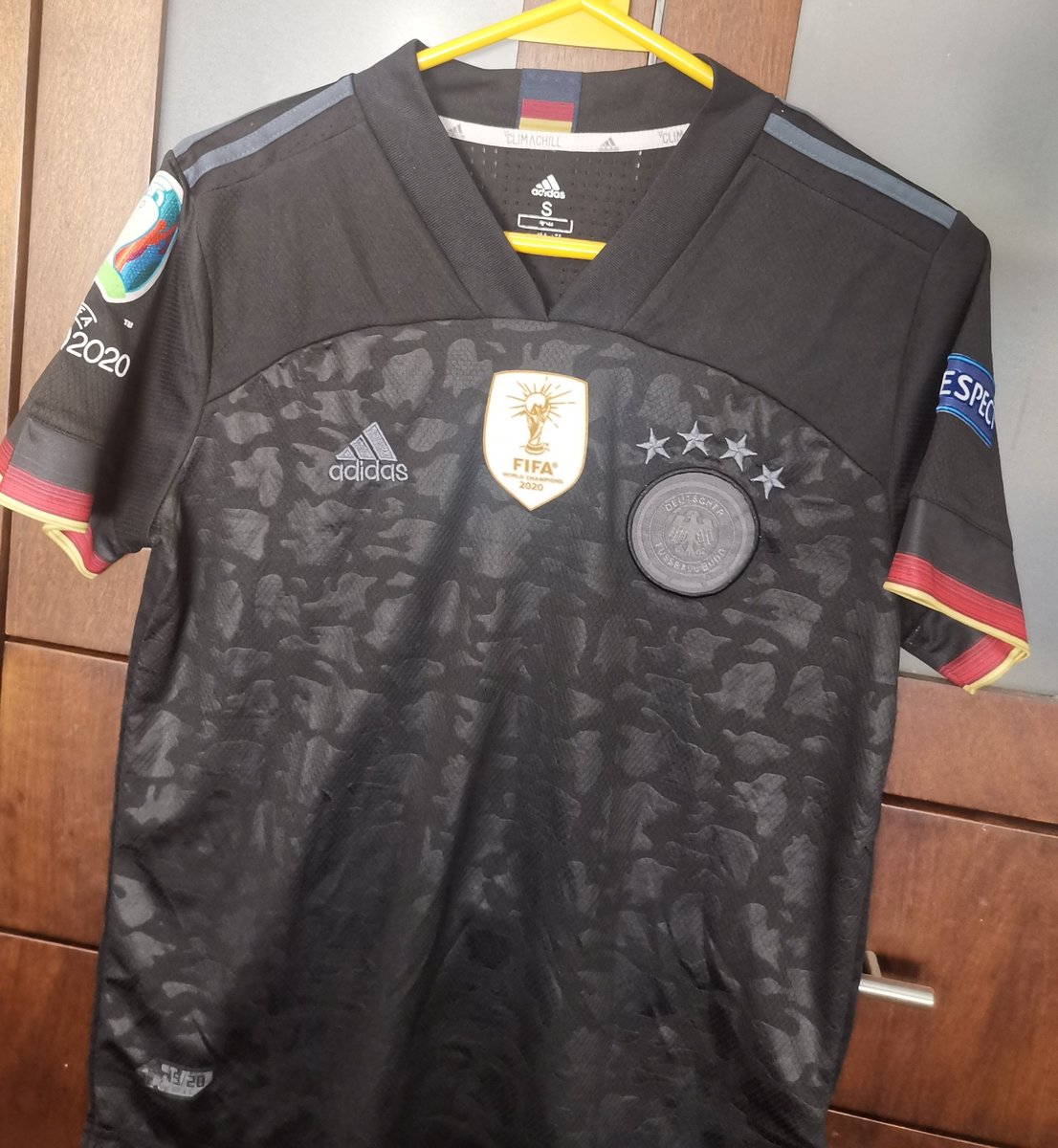 PicksdelGuero's tweet photo. 🚨🚨 ATENCIÓN 🚨🚨

Hay dinámica para el 🇪🇸🆚🇩🇪

Quieres ganarte está bella playera de Alemania ⁉️ 😍🔥🇩🇪

Acá lo que tienes que hacer 👇

1️⃣ Sígueme @PicksdelGuero 
2️⃣ Dale 🔄 y ❤️ a este Tweet
3️⃣ Si Timo Werner anota y Alemania gana, rifaré la playera entre todos los RTs‼️ https://t.co/7gdxeC0fe4