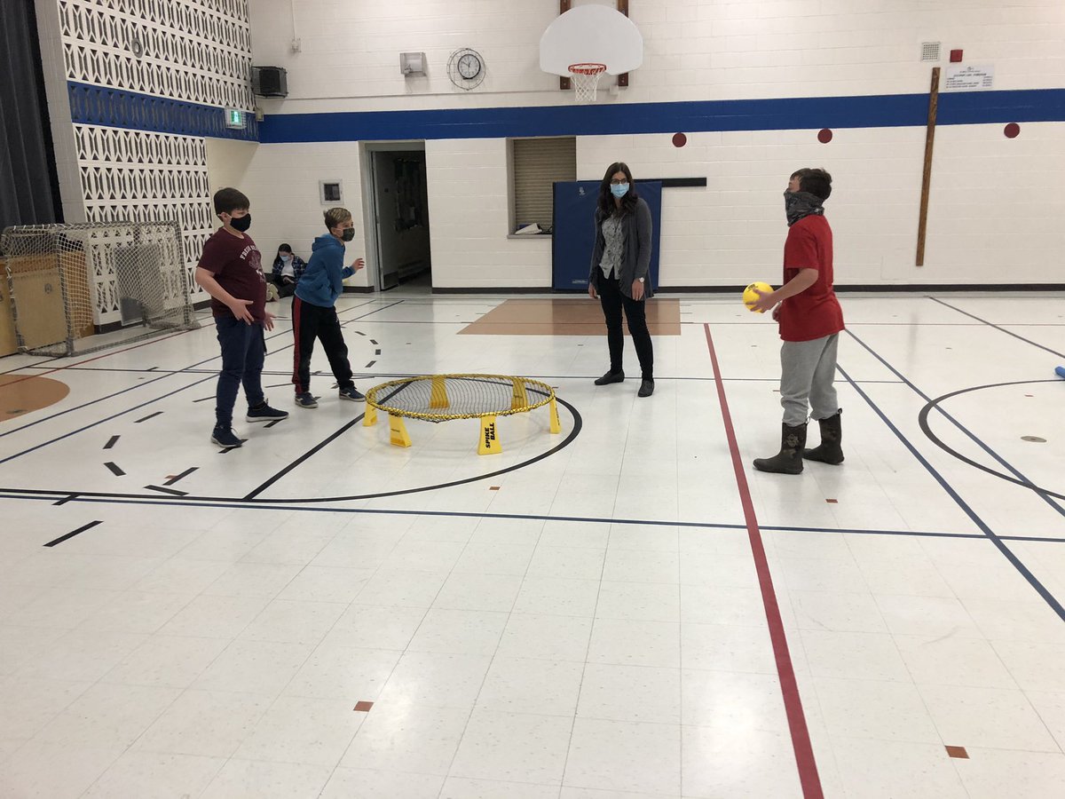 MlleBrousseau's tweet photo. We are having a blast playing Spike Ball @StMaryOCSB @OttCatholicSB #ocsbphysed #ocsbFSL https://t.co/KOL9HQIBtg