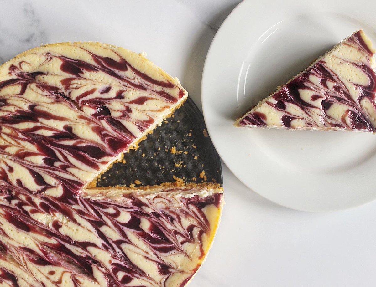 klsim11's tweet photo. Week eight 🍰 swerved the disgusting #sussexpondpudding &amp; went for a baked blueberry cheesecake 😋 #GBBO #GBBOTwitterBakeAlong https://t.co/KoT0tGiKO6