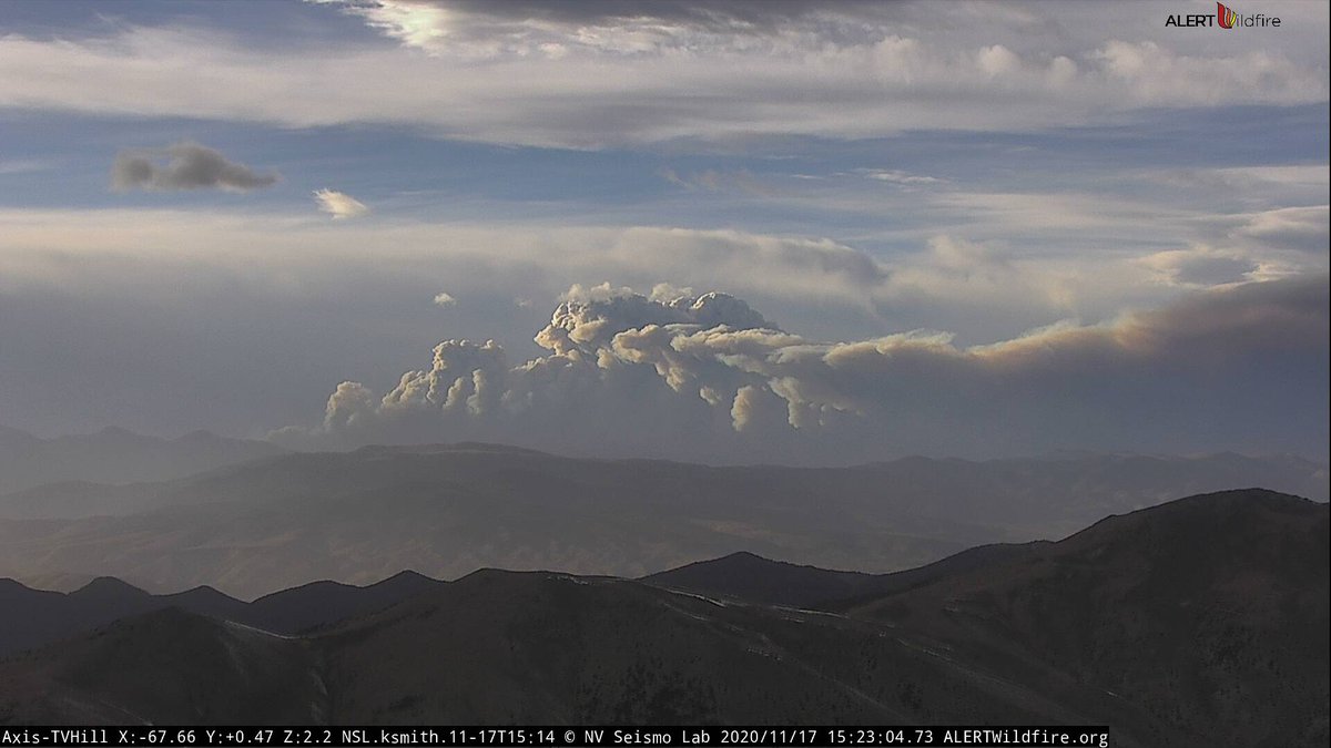 A different perspective of the ongoing #pyrocumulus / #flammagenitus show the #MountainviewFire is putting on for us via the #ALERTWildfire network: alertwildfire.org/blmnv/index.ht…
@AlertWildfire @nplareau @Weather_West @GreatWinter2017 @wxmann