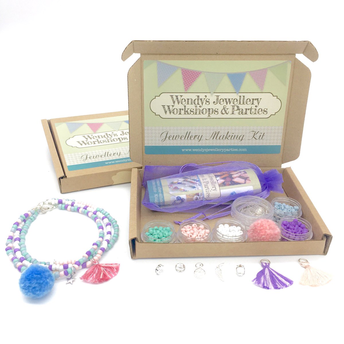 Jewelry_Parties's tweet image. ⭐️⭐️⭐️⭐️⭐️ What a lovely review about my new Jewellery Making Kits! wendysjewelleryparties.com/shop-1 They make nice presents! Various colour schemes &amp;amp; suitable for children (7+ and adults). #JewelleryParty #JewelleryKit #JewelleryMakingKit #Christmas2020 #GiftIdeas #BeadingKit #ZoomParty