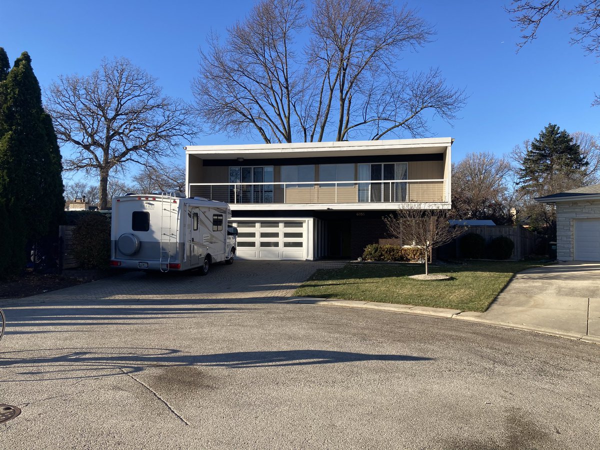 house # 8: Eileen Gray lookalike house