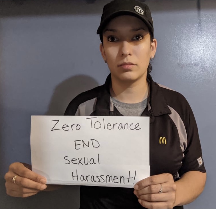 FightFor15WI's tweet image. #FightFor15 workers are standing alongside fast-food workers worldwide today to demand ZERO TOLERANCE for sexual harassment in the fast-food industry. No more inaction, listen to workers! #FastFoodGlobal #NotOnTheMenu #metoo