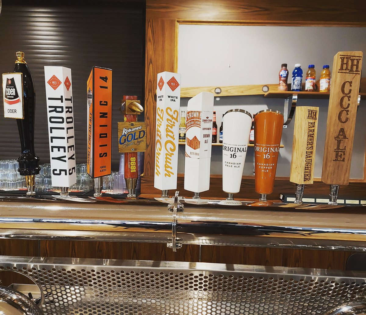 calgarycurlclub's tweet image. Members, check out what's on tap tonight! From 4:30 - 8:30pm. Come enjoy these fine local brews and support your curling club! #yyc #localbeer #calgarycurling