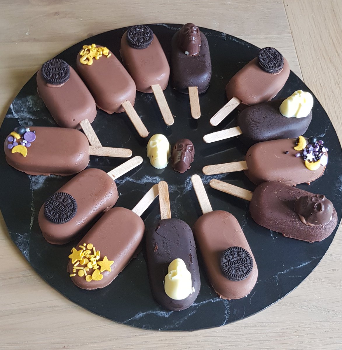 Helen's Cake Corner tweet media