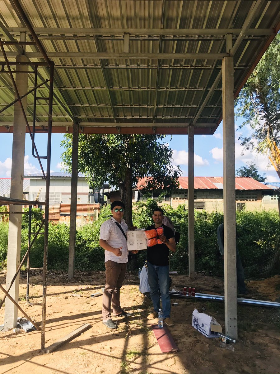 สุขสันต์วันเกิดผู้รับเหมาเลิศนะครับขอให้ร่างกายแข็งแรง มีความสุขความเจริญรุ่งเรื่องนะครับผม  สุดยอดผู้รับเหมาใส่ใจในรายละเอียดลูกค้าที่ไว้วางใจได้และขอบคุณที่เหนียวแน่นและไว้วางใจสมชายหลังคาเหล็กเมทัลชีทมาโดยตลอดกว่าสิบปี