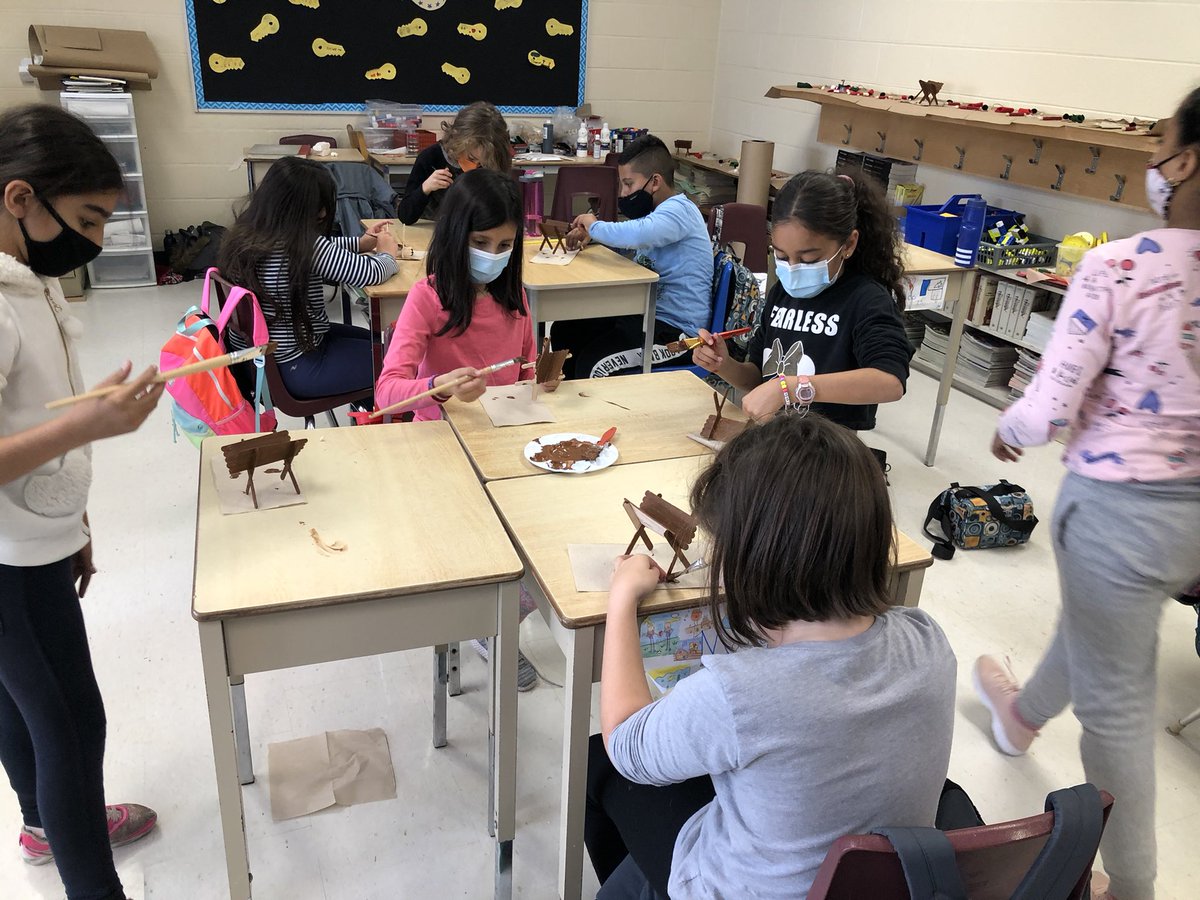 stmldcsb's tweet photo. Our 2nd snowfall of the season combined with Mrs. Lo’s annual Christmas Craft Workshop - is winter here already?  #ldcsb https://t.co/I07tSqgbat