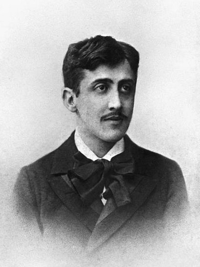 clases en la Universidad de La Sorbona y en la École Livre de Sciences Politiques.Durante los años de su primera juventud llevó una vida mundana y aparentemente despreocupada, que ocultaba las terribles dudas que albergaba sobre su vocación literaria.Tras descartar la