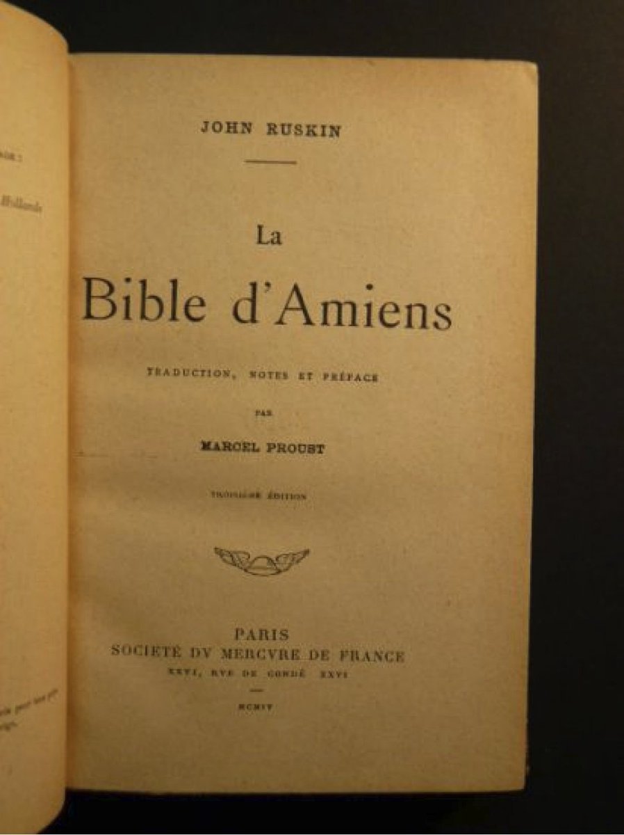 En 1896 publicó _Les plaisirs et les jours_, colección de relatos y ensayos que prologó Anatole France.Entre 1896-1904 trabajó en la autobiografía _Jean Santeuil_, en la que se proponía relatar su itinerario espiritual, y en las traducciones al francés de _Le Bible d'Amiens_