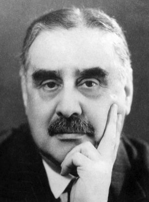 hermano Robert.La novela, que el mismo Proust comparó con la compleja estructura de una catedral gótica, es la reconstrucción de una vida a través de lo que llamó «memoria involuntaria», única capaz de devolvernos el pasado a la vez en su presencia física, sensible, y con la