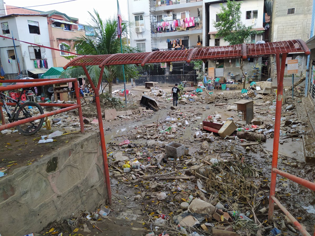 hi guys i dont usually post something like this but rn i have the urge to do so. my uncle's house has been submerged to typhoon ulysses wrath. and they badly need help atm. i dont have enough resource to help them as much, if any of you have extra pls im asking for help. 🥺😞