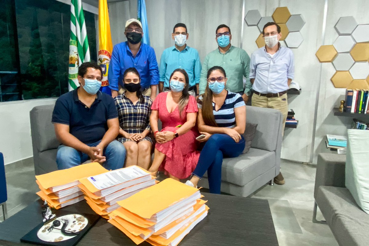 harmanfelipe's tweet photo. Radicamos al @Concejo_Villavo proyecto de acuerdo para la creación de nuestra Empresa de Tecnología e Innovación, entidad integradora de soluciones tecnológicas para ciudades inteligentes.

Villavicencio debe ser líder de mejora constante en la calidad de vida de sus ciudadanos. https://t.co/01wA6zGVvM