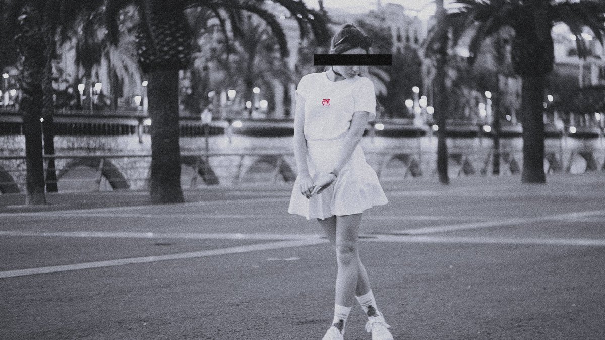 bindwear's tweet photo. Create a streetwear style that makes you feel confident, here are some outfits for inspiration. 🖤 #findbeautyindarkness https://t.co/bUiPv4Mf5p