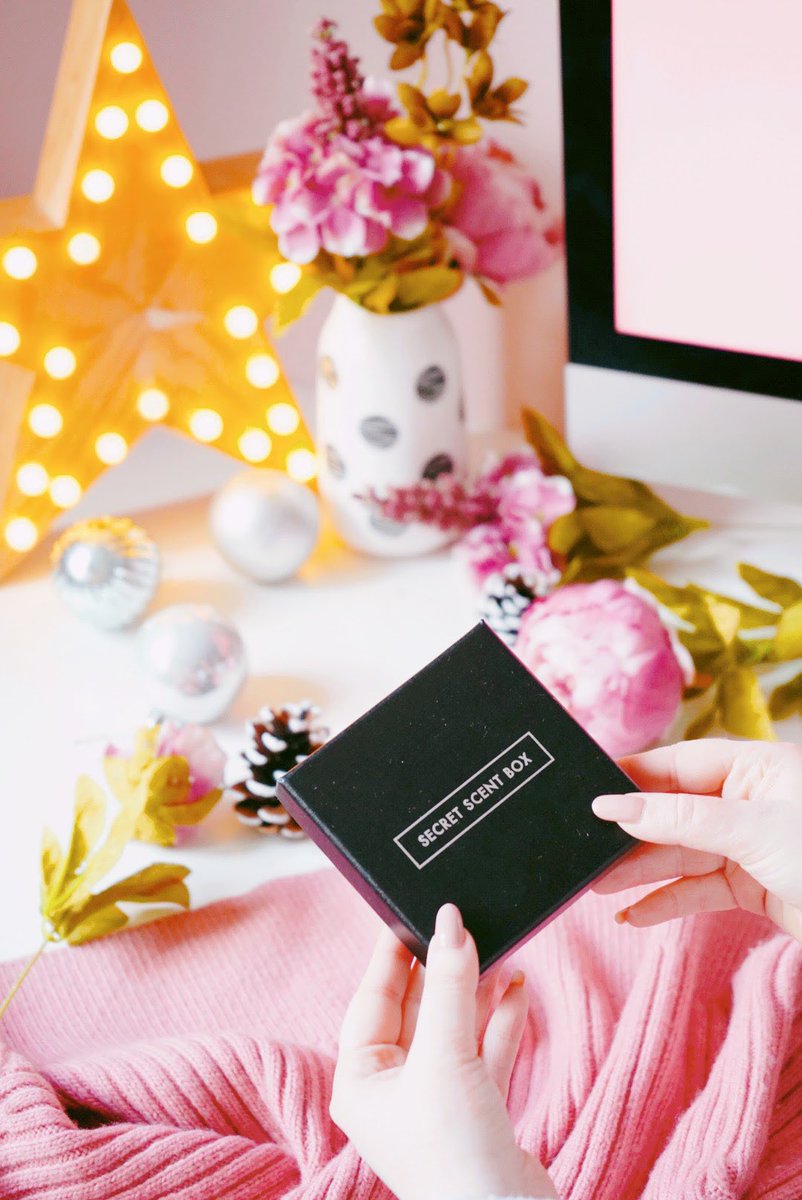 SecretScentBox's tweet photo. November box for her was one of our all time favourites ๐ Donโt miss out on the December box, itโs going to be a big one! Simply sign up before the 27th of November #perfume #giftideas #perfumesubscription #fragrancesubscription #beautysubscription https://t.co/f9CJMWrwRJ