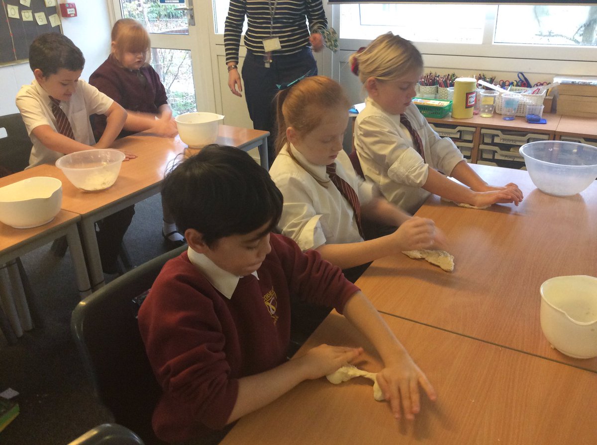 coxheathprimary's tweet photo. Rochester class kneading their bread rolls. #bakersofthefuture https://t.co/21fVcwZL8n