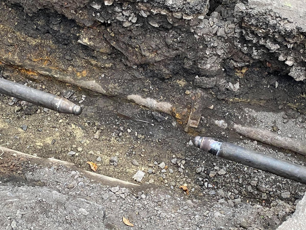 pe_gibson's tweet photo. 🚨Aujourd’hui, dans le quartier du Mont-Liébaut @VilleBethune où suite à un incident sur un chantier près de 500 logements étaient privés de gaz depuis hier. Les réparations particulièrement complexes viennent tout juste d’être effectuées,@GRDF a mobilisé de nombreux techniciens. https://t.co/XqNp2mqSNd
