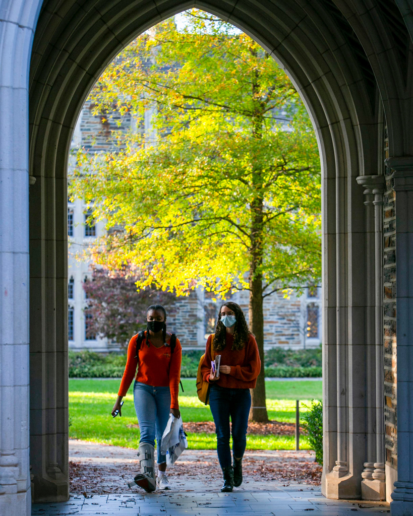DiscoverDuke's tweet photo. Yesterday was the final day of fall 2020 classes. Give yourself a pat on the back, Blue Devils! We'll see you next semester! 🎉
#PictureDuke #DukeFall #DukeStudents #DukeCampus #DukeUniversity #Duke https://t.co/Qan0HYyrCD