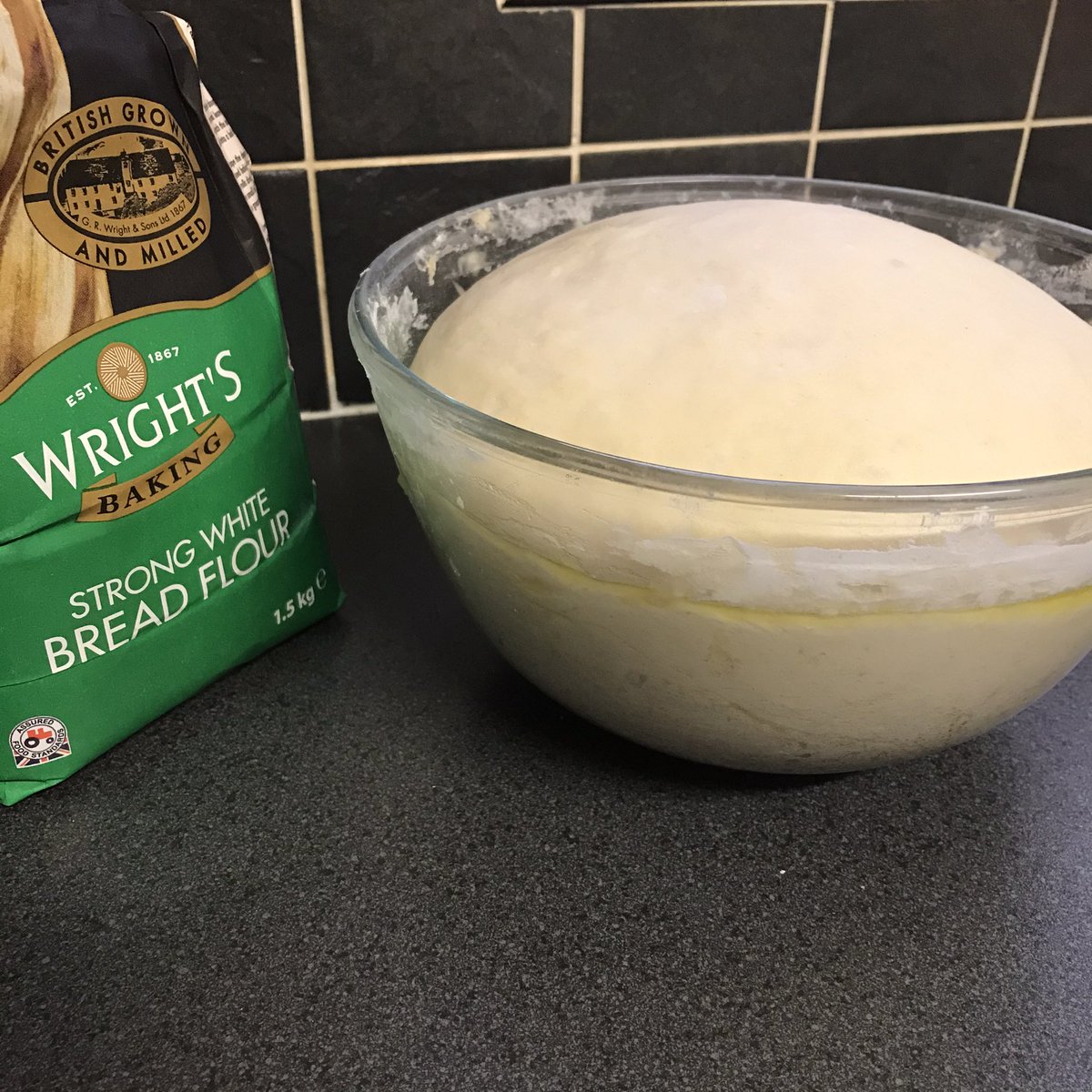 thebakingnanna1's tweet image. Today I did a little live for #homemadebreadday as we were having🍕for tea 🤩you can find the recipe  here bbc.co.uk/food/recipes/p… on the @bbcfood website and here’s the link if you want to watch the video instagram.com/tv/CHshd-sJIEx…