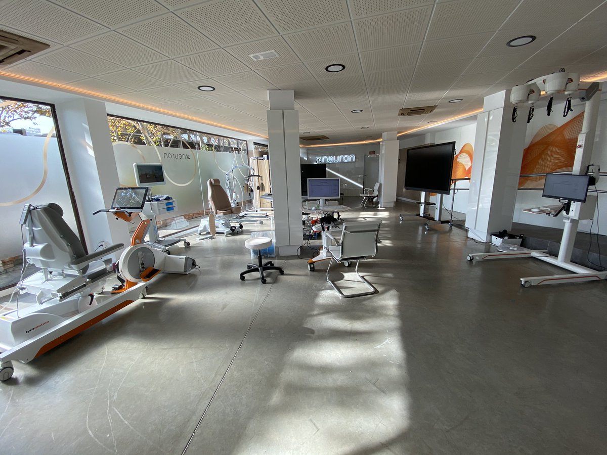 Neuronrehab's tweet photo. En Neuron contamos con grandes profesionales que acompañan a personas con #DCA así como con la tecnología más potente, dando un plus de intensidad, gamificacion y objetividad al tratamiento. Porque la suma de la personas y la tecnología es mejor #neuronterapia https://t.co/8Sk6CGT5l7