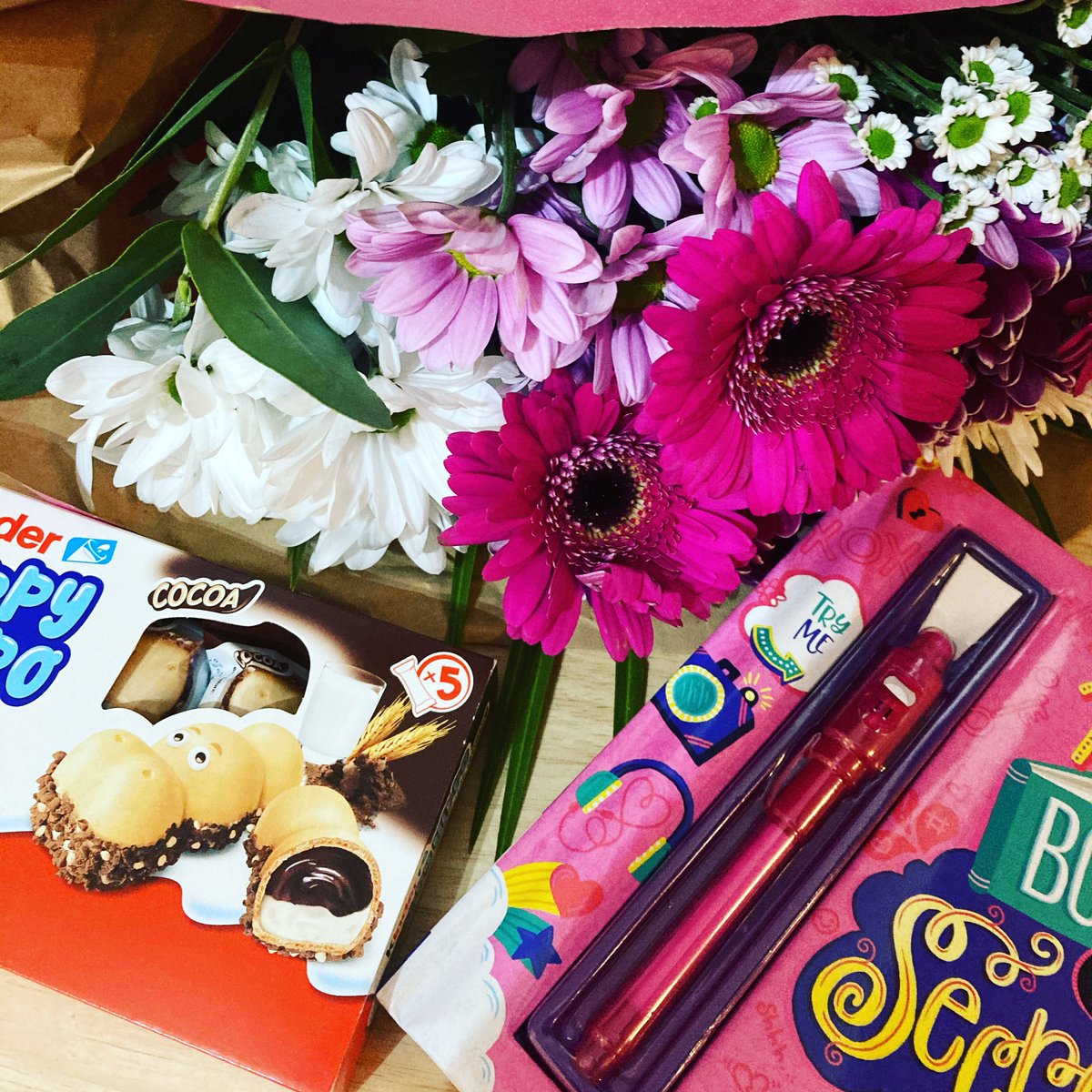 SammyConnell1's tweet photo. Just found these super sweet isolation gifts for the girls and I on my doorstep from a lovely friend 😍😍😍 #KindnessMatters #kindnessalways #isolationday3 #thoughtfulness https://t.co/yhwOXSSm6d