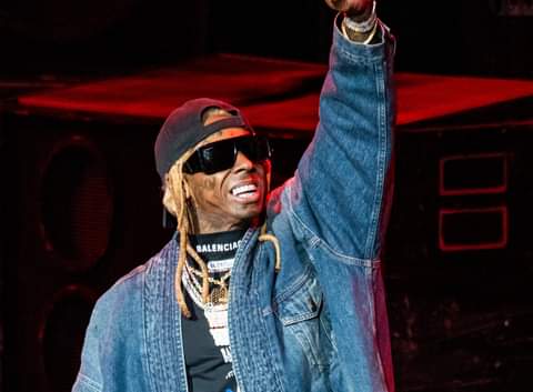 Ad2to's tweet photo. @realDonaldTrump better make sure @LilTunechi doesn't go-to jail... https://t.co/R5IQwzpd6o