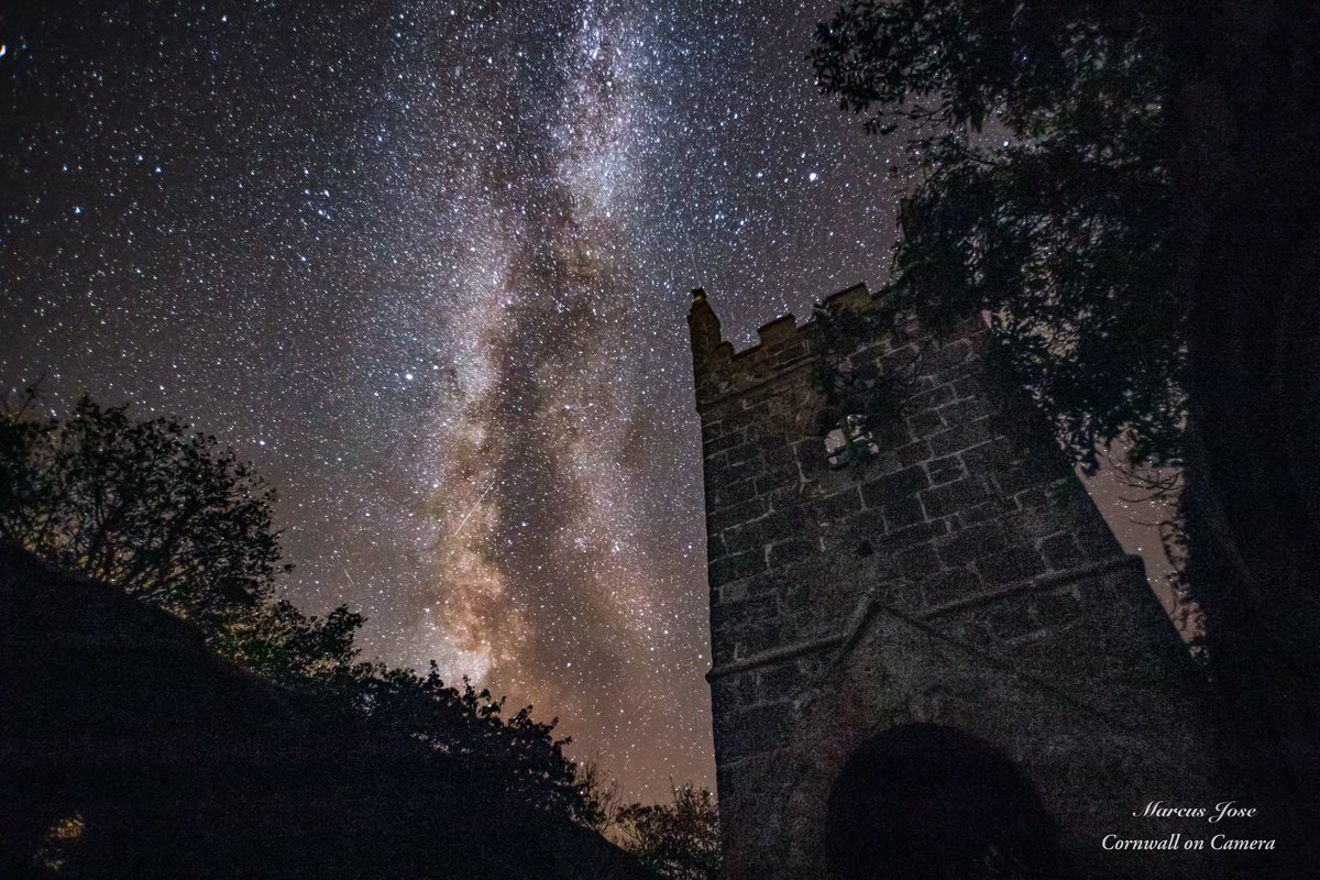 The Milky Way pictured over the remains of Ruan Major church.
#Cornwall #church #abandoned #abandonedchurch #milkyway #stars #universe #galaxy #planets #Nightsky #night #NightPhotography #Astrophotography #Canon #photooftheday #nofilter #Creative #art #photographer #lovecornwall