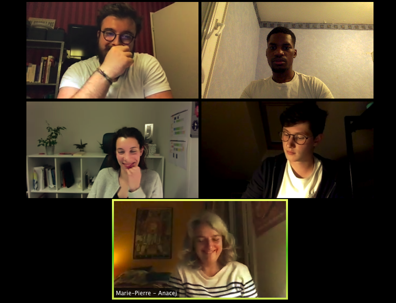 Anacej's tweet photo. En fin d'après-midi, le jury des jeunes " @cap_com Anacej", composé de Théo et Nathanael de @LeComJ s'est réuni en visioconférence pour choisir le lauréat du Prix des jeunes Cap’Com Anacej 2020 !

Rendez-vous jeudi 10 décembre pour découvrir la campagne de communication primée ! https://t.co/82ymxi7wCY